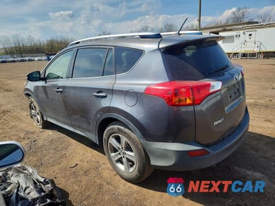 Drugie zdjęcie samochodu z przodu: 2015 TOYOTA RAV4 XLE VIN:JTMRFREV8FD133315 - miniatura