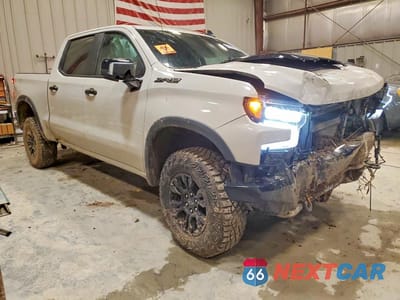 Czwarte zdjęcie samochodu z boku: 2026 CHEVROLET SILVERADO K1500 ZR2 VIN:3GCUKHEL9TG198090 - miniatura