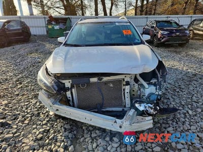 Piąte zdjęcie samochodu w środku: 2017 SUBARU IMPREZA PREMIUM VIN:4S3GTAB61H3705977 - miniatura