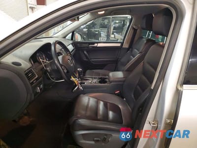 Zdjęcie 7 z 14 samochodu: 2013 VOLKSWAGEN TOUAREG V6 TDI VIN:WVGEP9BP3DD013285 - miniatura