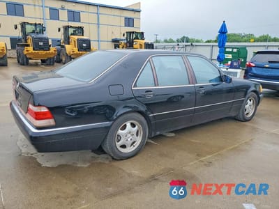 Trzecie zdjęcie samochodu z tyłu: 1999 MERCEDES-BENZ S 420 VIN:WDBGA43G9XA430267 - miniatura