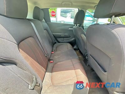 Zdjęcie 6 z 14 samochodu: 2012 CHEVROLET SONIC LT VIN:1G1JD6SB5C4189714 - miniatura
