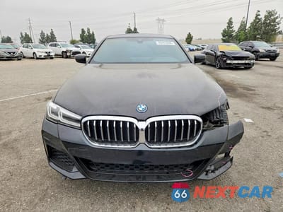 Piąte zdjęcie samochodu w środku: 2022 BMW 530E VIN:WBA13AG05NCJ42189 - miniatura