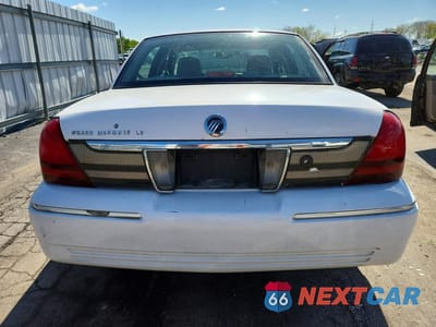 Zdjęcie 6 z 12 samochodu: 2010 MERCURY GRAND MARQUIS LS VIN:2MEBM7FV7AX601772 - miniatura