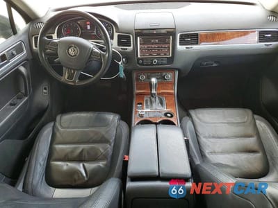 Zdjęcie 8 z 12 samochodu: 2013 VOLKSWAGEN TOUAREG V6 VIN:WVGEF9BP0DD006555 - miniatura