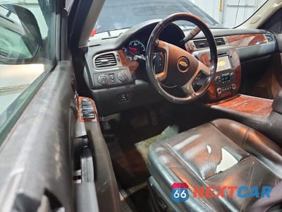 Zdjęcie 8 z 12 samochodu: 2013 CHEVROLET AVALANCHE LTZ VIN:3GNTKGE71DG283748 - miniatura