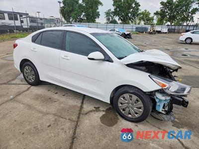 Czwarte zdjęcie samochodu z boku: 2019 KIA RIO S VIN:3KPA24AB9KE205638 - miniatura