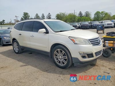 Czwarte zdjęcie samochodu z boku: 2013 CHEVROLET TRAVERSE LT VIN:1GNKVGKD4DJ206352 - miniatura