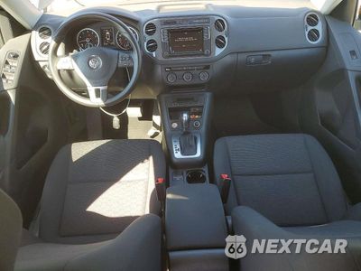 Zdjęcie 8 z 13 samochodu: 2017 VOLKSWAGEN TIGUAN S VIN:WVGAV7AX7HK054272 - miniatura