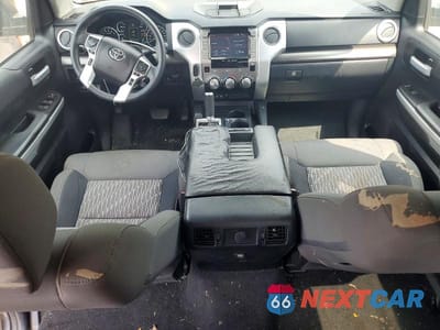 Zdjęcie 8 z 12 samochodu: 2021 TOYOTA TUNDRA CREWMAX SR5 VIN:5TFEY5F16MX274750 - miniatura