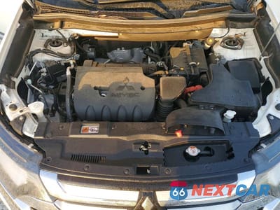 Zdjęcie 12 z 12 samochodu: 2017 MITSUBISHI OUTLANDER SE VIN:JA4AD3A32HZ010579 - miniatura