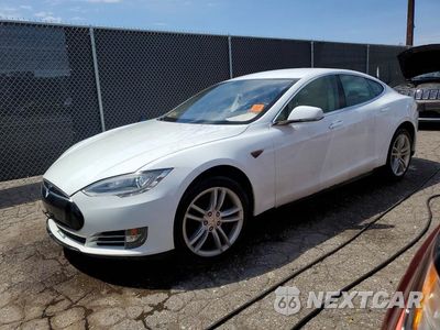 2013 TESLA MODEL S 5YJSA1CN0DFP22580 - główne zdjęcie licytacji z USA - miniatura
