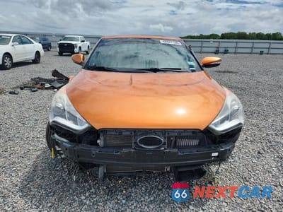 Piąte zdjęcie samochodu w środku: 2016 HYUNDAI VELOSTER TURBO VIN:KMHTC6AE6GU273184 - miniatura