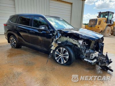 Czwarte zdjęcie samochodu z boku: 2023 TOYOTA HIGHLANDER XLE VIN:5TDKDRAH8PS037231 - miniatura