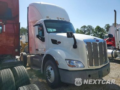 2017 PETERBILT 579 SEMI TRUCK 1XPBA48X6HD428835 - główne zdjęcie licytacji z USA - miniatura