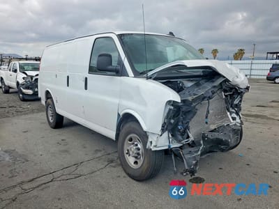 Czwarte zdjęcie samochodu z boku: 2025 CHEV EXPRESS CUTAW VIN:1GCWGAFP4S1108859 - miniatura