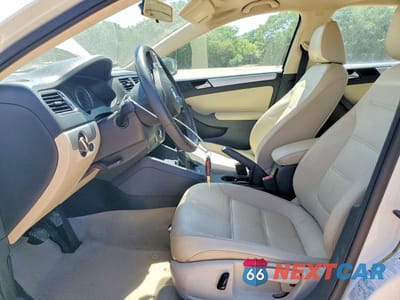 Zdjęcie 7 z 12 samochodu: 2013 VOLKSWAGEN JETTA SE VIN:3VWBX7AJ7DM404823 - miniatura