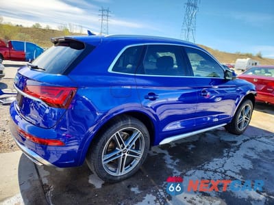 Trzecie zdjęcie samochodu z tyłu: 2022 AUDI Q5 E PREMIUM PLUS 55 VIN:WA1E2AFY0N2077542 - miniatura