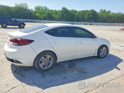 Trzecie zdjęcie samochodu z tyłu: 2020 HYUNDAI ELANTRA SEL VIN:5NPD84LFXLH512891 - miniatura