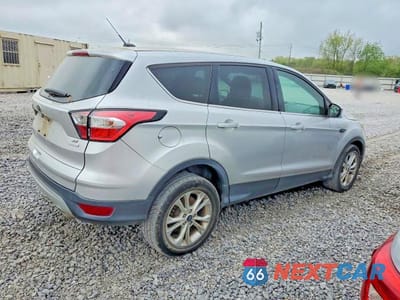 Trzecie zdjęcie samochodu z tyłu: 2017 FORD ESCAPE SE VIN:1FMCU0GD7HUB61763 - miniatura
