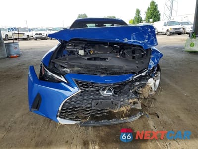 Piąte zdjęcie samochodu w środku: 2021 LEXUS IS 300 VIN:JTHCA1D24M5112965 - miniatura
