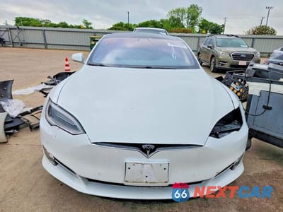 Piąte zdjęcie samochodu w środku: 2018 TESLA MODEL S VIN:5YJSA1E29JF268778 - miniatura