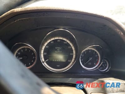 Zdjęcie 9 z 12 samochodu: 2010 MERCEDES-BENZ E 550 VIN:WDDKJ7CB6AF042995 - miniatura