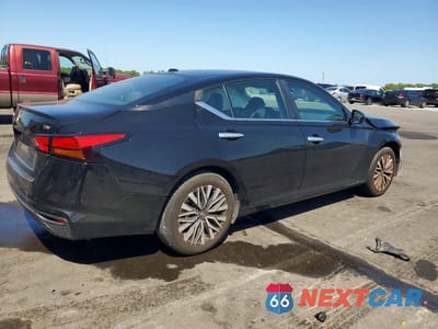 Trzecie zdjęcie samochodu z tyłu: 2023 NISSAN ALTIMA SV VIN:1N4BL4DV9PN312494 - miniatura
