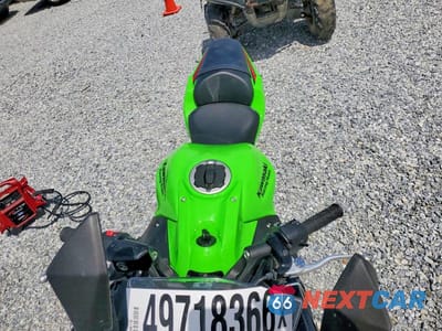 Piąte zdjęcie samochodu w środku: 2024 KAWASAKI EX650 P VIN:ML5EXEP17RDAC6588 - miniatura