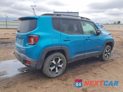 Trzecie zdjęcie samochodu z tyłu: 2021 JEEP RENEGADE TRAILHAWK VIN:ZACNJDC19MPM34932 - miniatura
