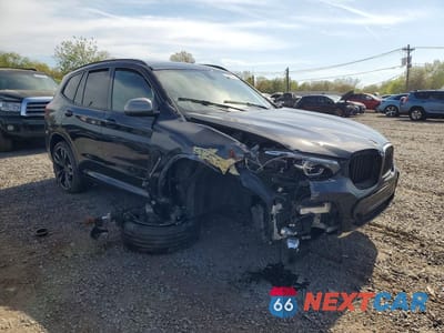 Czwarte zdjęcie samochodu z boku: 2018 BMW X3 XDRIVEM40I VIN:5UXTS3C51J0Z02432 - miniatura