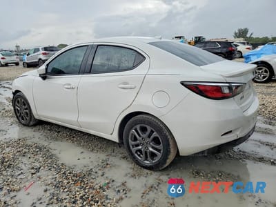 Drugie zdjęcie samochodu z przodu: 2019 TOYOTA YARIS LE VIN:3MYDLBYV2KY519498 - miniatura
