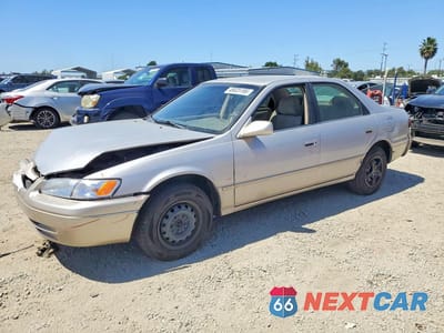 1999 TOYOTA CAMRY CE 4T1BG22K2XU489644 - główne zdjęcie licytacji z USA - miniatura