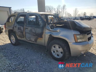 Czwarte zdjęcie samochodu z boku: 2009 CHEVROLET TAHOE K1500 LT VIN:1GNFK23099J101693 - miniatura