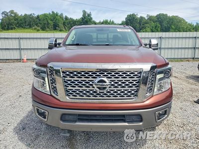 Piąte zdjęcie samochodu w środku: 2017 NISSAN TITAN XD PLATINUM RESERVE VIN:1N6BA1F40HN548548 - miniatura