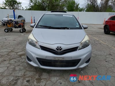 Piąte zdjęcie samochodu w środku: 2014 TOYOTA YARIS 5-DOOR L VIN:JTDKTUD30ED591118 - miniatura