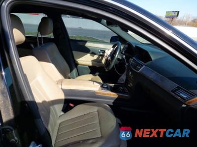 Piąte zdjęcie samochodu w środku: 2010 MERCEDES-BENZ E 550 VIN:WDDHF7CB4AA157555 - miniatura