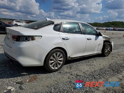 Trzecie zdjęcie samochodu z tyłu: 2018 KIA OPTIMA S VIN:5XXGT4L34JG234628 - miniatura