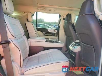 Zdjęcie 11 z 14 samochodu: 2024 LINCOLN NAVIGATOR BLACK LABEL VIN:5LMJJ2TG1REL06039 - miniatura