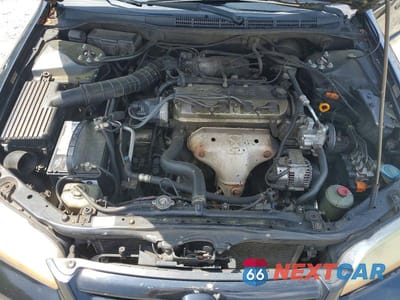 Zdjęcie 11 z 12 samochodu: 2001 HONDA ACCORD EX VIN:JHMCG56691C022336 - miniatura