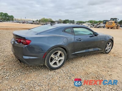 Trzecie zdjęcie samochodu z tyłu: 2019 CHEVROLET CAMARO LS VIN:1G1FB1RX8K0147088 - miniatura