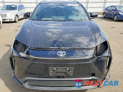 Piąte zdjęcie samochodu w środku: 2025 TOYOTA BZ4X XLE VIN:JTMAAAAA1SA056038 - miniatura