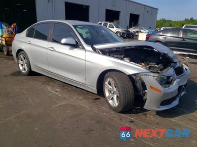 Czwarte zdjęcie samochodu z boku: 2015 BMW 320 I VIN:WBA3B1G5XFNT04055 - miniatura