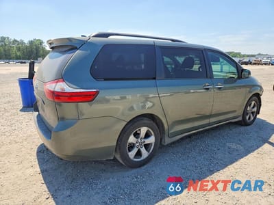Trzecie zdjęcie samochodu z tyłu: 2019 TOYOTA SIENNA LE VIN:5TDKZ3DC0KS986151 - miniatura