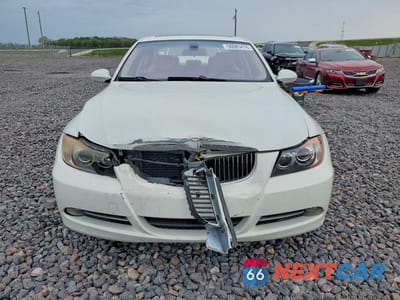 Piąte zdjęcie samochodu w środku: 2006 BMW 330 I VIN:WBAVB33546PS10073 - miniatura