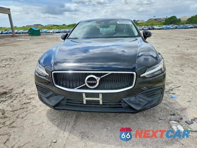 Piąte zdjęcie samochodu w środku: 2020 VOLVO S60 T5 MOMENTUM VIN:7JR102FK4LG041219 - miniatura