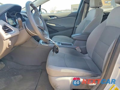 Zdjęcie 7 z 12 samochodu: 2017 CHEVROLET CRUZE LS VIN:1G1BC5SM1H7161921 - miniatura