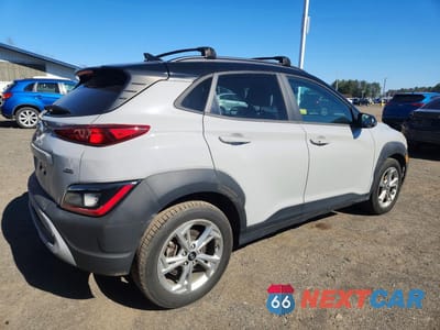 Trzecie zdjęcie samochodu z tyłu: 2023 HYUNDAI KONA SEL VIN:KM8K6CAB4PU962857 - miniatura