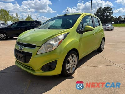 Drugie zdjęcie samochodu z przodu: 2014 CHEVROLET SPARK 1LT VIN:KL8CD6S91EC410210 - miniatura