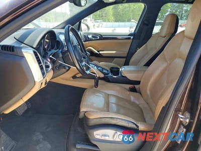 Zdjęcie 7 z 13 samochodu: 2018 PORSCHE CAYENNE VIN:WP1AA2A29JKA06039 - miniatura